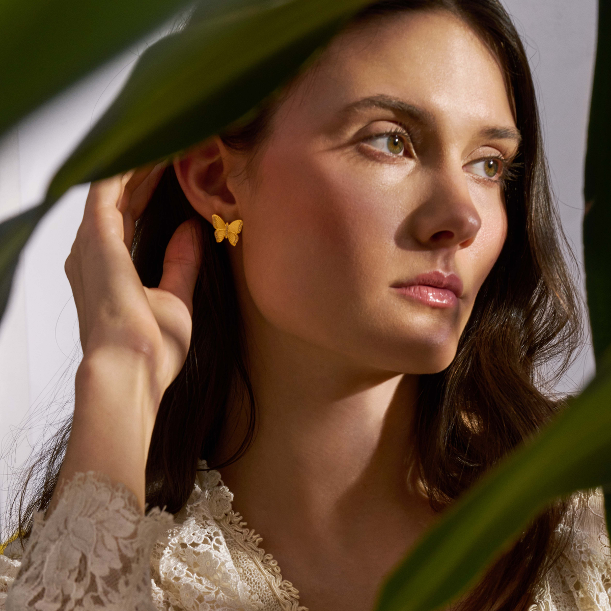 INÁ Stud Earrings (Whisper)